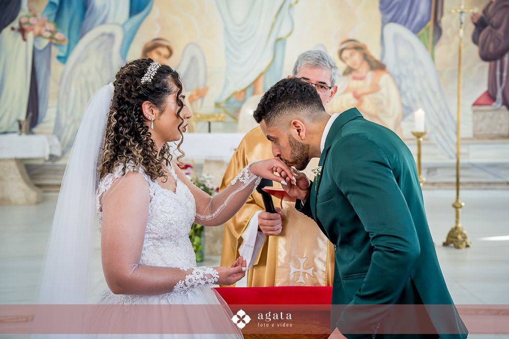 casamento catolico-casamento na igreja-fotografo de casamento-fotografo curitiba-fotografo-wedding-noiva-making of da noiva-casamento na igreja catolica-casamento sao jose dos pinhais-casal de noivos-sacramento-matrimonio-fotografo sjp-aliança