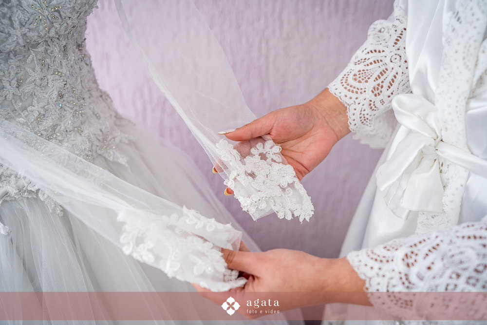 casamento catolico-casamento na igreja-fotografo de casamento-fotografo curitiba-fotografo-wedding-noiva-making of da noiva-casamento na igreja catolica-casamento sao jose dos pinhais-casal de noivos-casamento cristao-fotografo de familias-photo