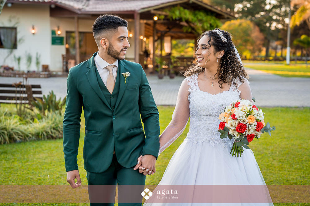 casamento catolico-casamento na igreja-fotografo de casamento-fotografo curitiba-fotografo-wedding-noiva-making of da noiva-casamento na igreja catolica-casamento sao jose dos pinhais-casal de noivos-sacramento-matrimonio-fotografo sjp-aliança