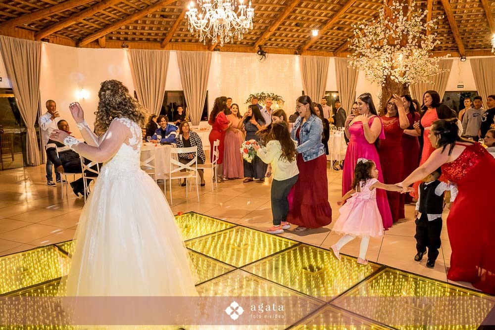 casamento catolico-casamento na igreja-fotografo de casamento-fotografo curitiba-fotografo-wedding-noiva-making of da noiva-casamento na igreja catolica-casamento sao jose dos pinhais-casal de noivos-sacramento-matrimonio-fotografo sjp-aliança