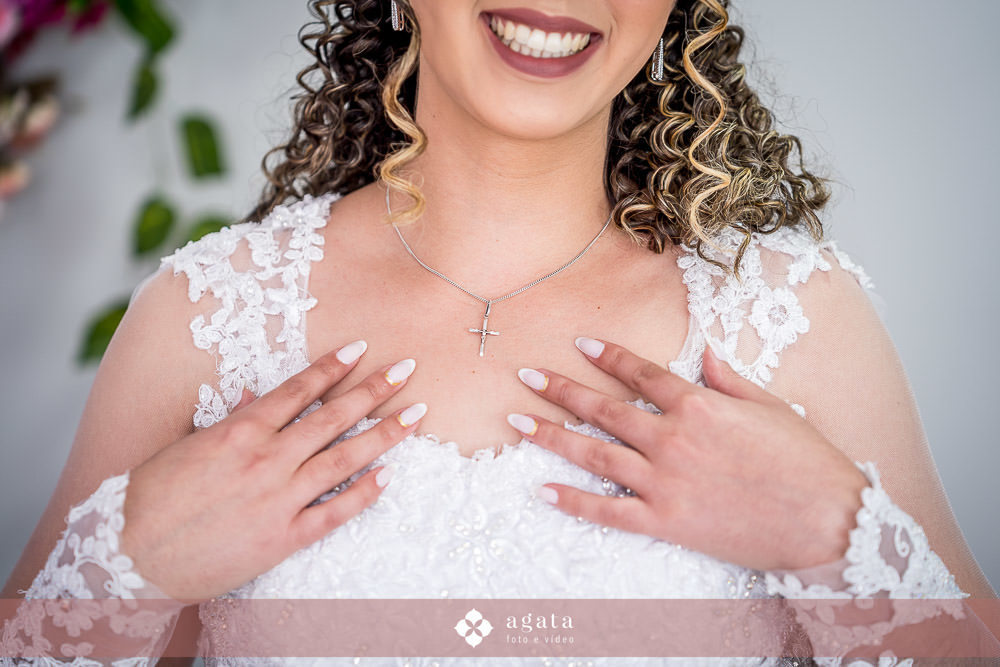 casamento catolico-casamento na igreja-fotografo de casamento-fotografo curitiba-fotografo-wedding-noiva-making of da noiva-casamento na igreja catolica-casamento sao jose dos pinhais-casal de noivos-casamento cristao-fotografo de familias-photo