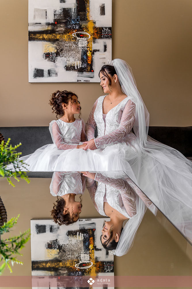 casamento catolico-casamento igreja catolica-fotografo de casamento-fotografo curitiba-fotografo de famiia-noivos catolicos-casamento na igreja-casamento2025-casamento CWB-casamento ao ar livre-making of da noiva-noiva com terço-rosário noiva-vestido  