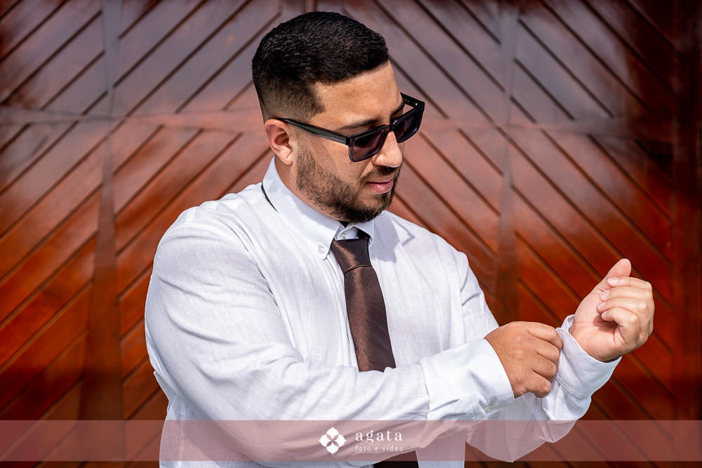 casamento catolico-casamento igreja catolica-fotografo de casamento-fotografo curitiba-fotografo de famiia-noivos catolicos-casamento na igreja-casamento2025-casamento CWB-casamento ao ar livre-making of da noiva-noiva com terço-rosário noiva-vestido  