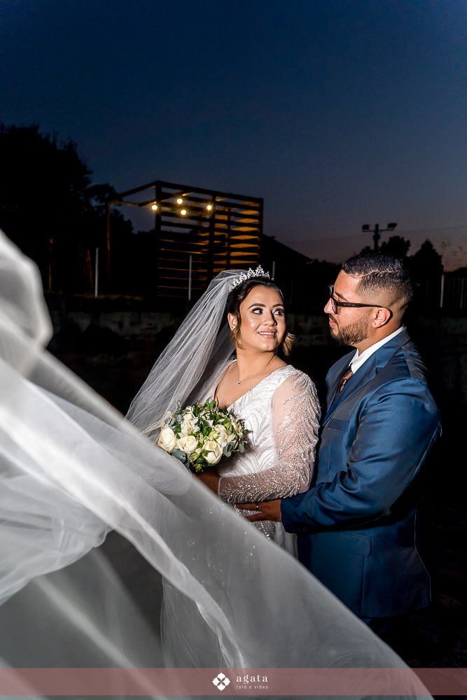 casamento catolico-casamento igreja catolica-fotografo de casamento-fotografo curitiba-fotografo de famiia-noivos catolicos-casamento na igreja-casamento2025-casamento CWB-casamento ao ar livre-making of da noiva-noiva com terço-rosário noiva-vestido  