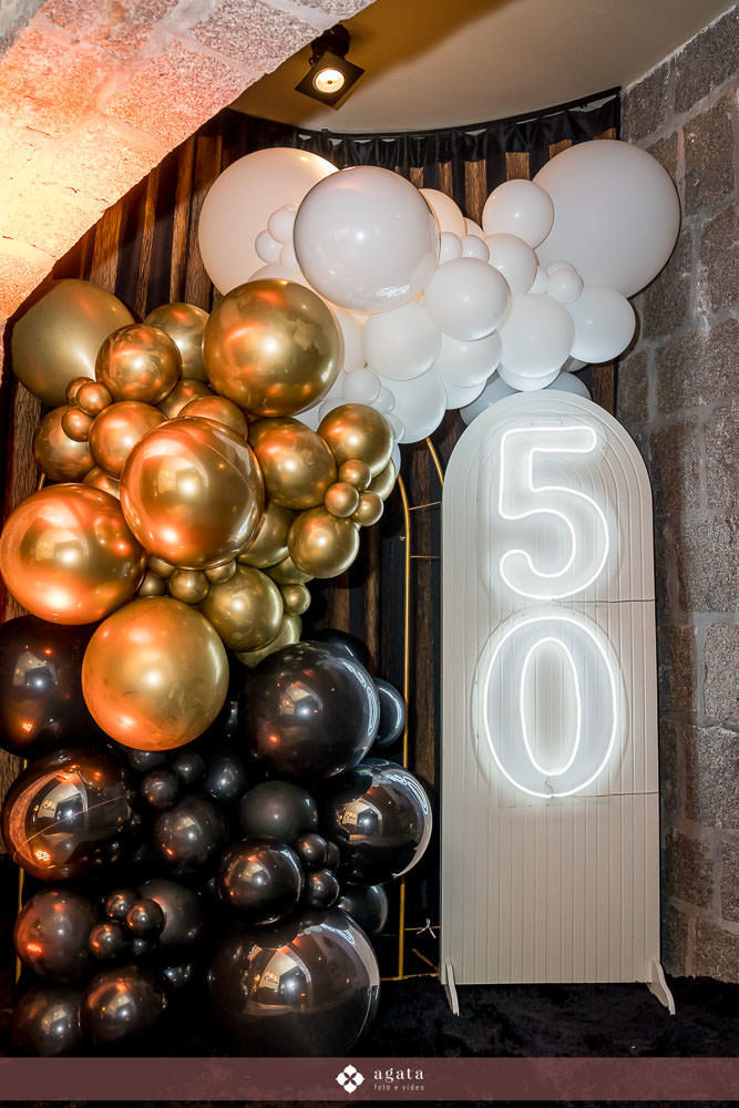 aniversario de 50 anos-50anos-castelo sao francisco-aniversario no castelo-fotografo curitiba-fotografo em curitiba-fotografo de aniversario-universo medieval-aniversario medieval-aniversario tenis-bolo fake-castelo em curitiba-aniversario 2025