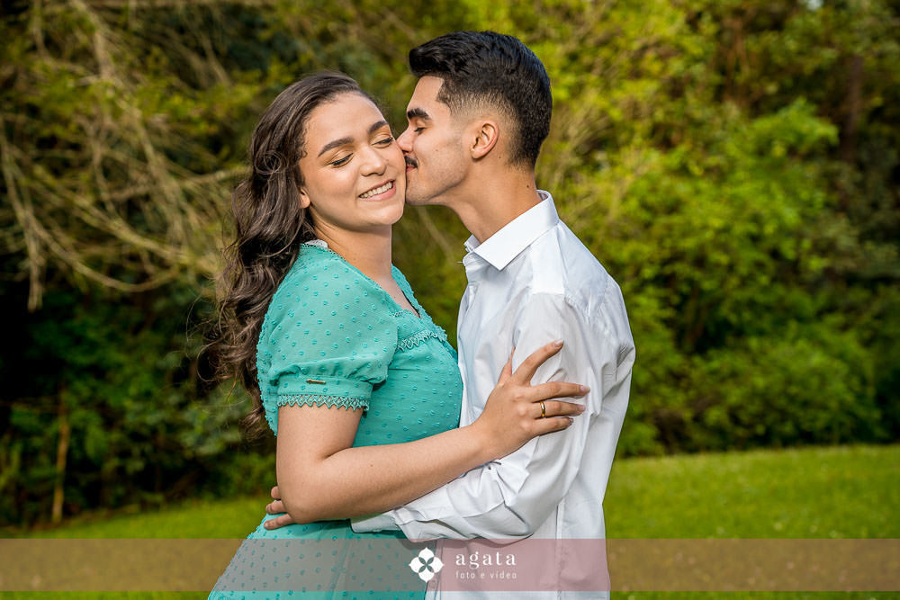 ensaio fotografico-ensaio pre wedding-casamento 2025-memorial ucraniano curitiba-fotografo curitiba-fotografo de casamento-ensaio de casal-ensaio externo-melhor fotografo-fotografo CWB-casamento curitiba-noiva-noivos 2025-wedding-photography-fotos