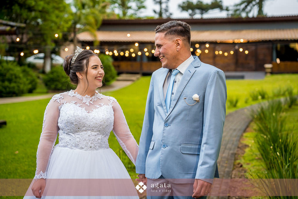 casamento curitiba-fotografo curitiba-fotografo de casamento-casamento CCB-casamento cristao-casal cristao-chacara caprini eventos-noiva-vestido de noiva-congregaçao cristã no brasil-noiva crista-mocidade-buque de noiva-penteado de noiva-fotos casamento