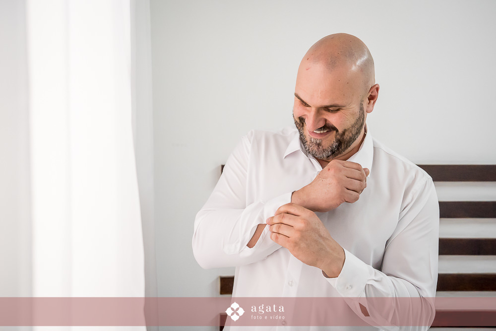 casamento na igreja-casamento curitiba-ftografo de casamento-fotografo curitiba-wedding-casal catolico-casamento catolico-noiva-casamento 2025-melhor fotografo-matrimônio católico-sacramento-casamento tradicional-festa de casamento-igreja de colombo-bride