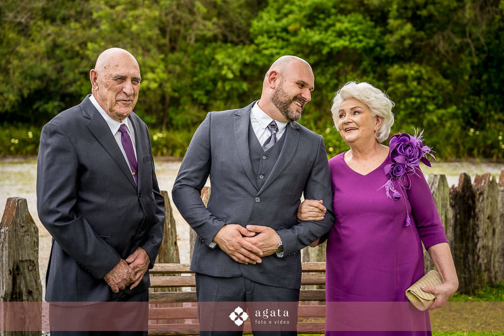 casamento na igreja-casamento curitiba-ftografo de casamento-fotografo curitiba-wedding-casal catolico-casamento catolico-noiva-casamento 2025-melhor fotografo-matrimônio católico-sacramento-casamento tradicional-festa de casamento-igreja de colombo-bride