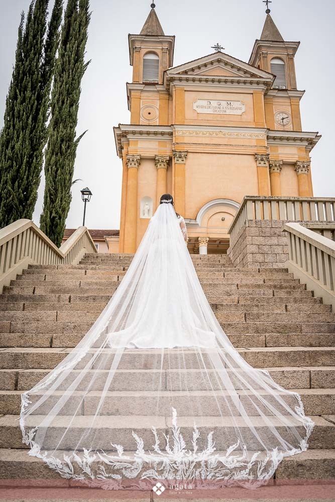casamento na igreja-casamento curitiba-ftografo de casamento-fotografo curitiba-wedding-casal catolico-casamento catolico-noiva-casamento 2025-melhor fotografo-matrimônio católico-sacramento-casamento tradicional-festa de casamento-igreja de colombo-bride