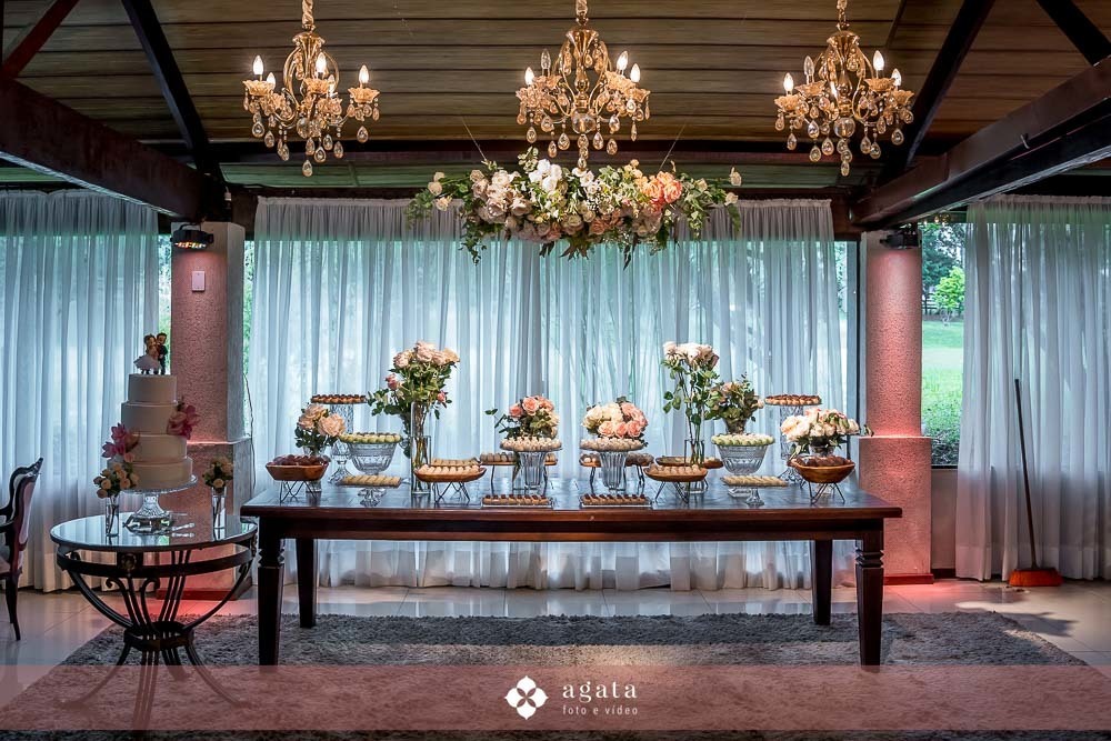 casamento ao ar livre-fotografo de casamento-fotografo curitiba-fotografo curitiba-casamento curitiba-haras fortaleza-noiva-casal ccb-making of da noiva-vestido de noiva-noiva curitiba-casamento na capela-wedding chapel-casamento rustico-decoração-buque