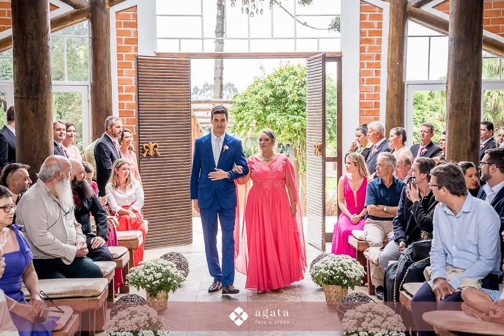 casamento ao ar livre-fotografo de casamento-fotografo curitiba-fotografo curitiba-casamento curitiba-haras fortaleza-noiva-casal ccb-making of da noiva-vestido de noiva-noiva curitiba-casamento na capela-wedding chapel-casamento rustico-decoração-buque