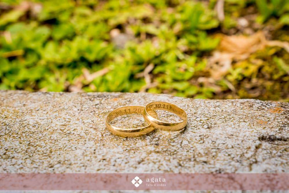 noiva autentica-casamento catolico-casamento na igreja-casamento catedral-fotografo curitiba-fotografo de casamento-sao jose dos pinhais-chacara caprini-casal autentico-noiva tatuada-noiva com tatuagem-vestido de noiva despojado-noiva estilosa-noivos 2025