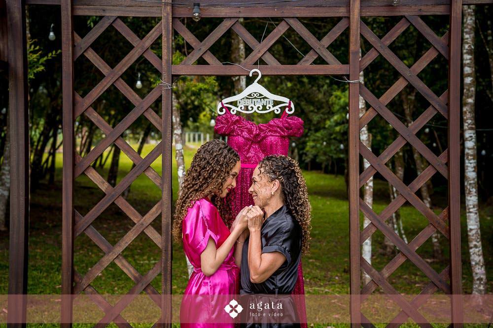 aniversario de 15 anos-debutante curitiba-festa debutante-fotografo curitiba-fotograafo de 15 anos-festa de 15 anos-valsa de 15 anos-debutante de rosa-florença festas-decoraçao de 15 anos-fotografo de familia-fotogorafo criativo-fotografo sjp