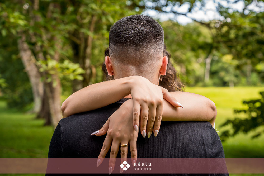 pew wedding-ensaio pre wedding-fotografo curitiba-fotografo de casamento-fotografo criativo-castelo da serra-ensaio externo-fotos no castelo-pre wedding no castelo-fotografo criativo-fotografo 2025-casamento 2025-casal apaixonado-casal espontaneo-ensaio