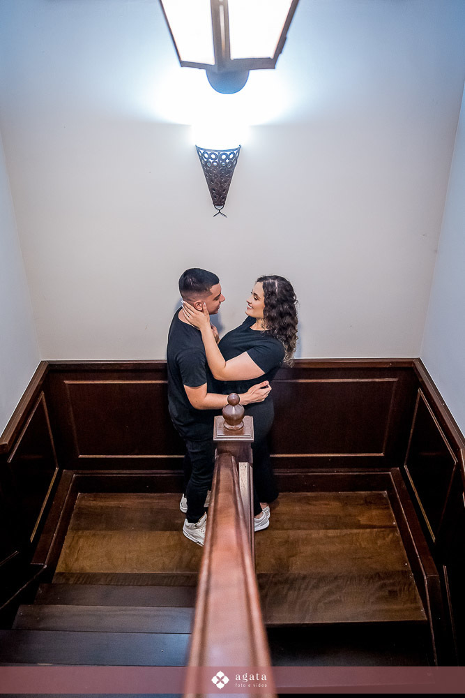 pew wedding-ensaio pre wedding-fotografo curitiba-fotografo de casamento-fotografo criativo-castelo da serra-ensaio externo-fotos no castelo-pre wedding no castelo-fotografo criativo-fotografo 2025-casamento 2025-casal apaixonado-casal espontaneo-ensaio