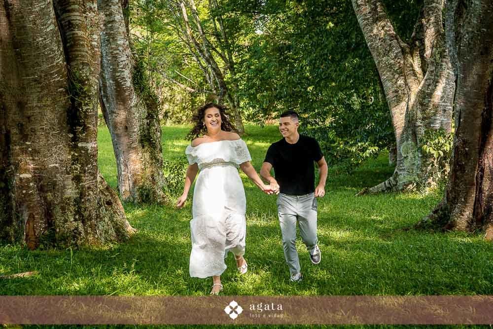 pew wedding-ensaio pre wedding-fotografo curitiba-fotografo de casamento-fotografo criativo-castelo da serra-ensaio externo-fotos no castelo-pre wedding no castelo-fotografo criativo-fotografo 2025-casamento 2025-casal apaixonado-casal espontaneo-ensaio