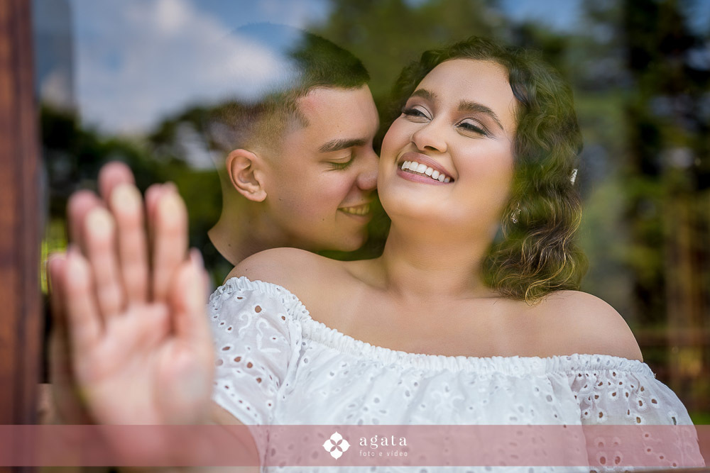 pew wedding-ensaio pre wedding-fotografo curitiba-fotografo de casamento-fotografo criativo-castelo da serra-ensaio externo-fotos no castelo-pre wedding no castelo-fotografo criativo-fotografo 2025-casamento 2025-casal apaixonado-casal espontaneo-ensaio