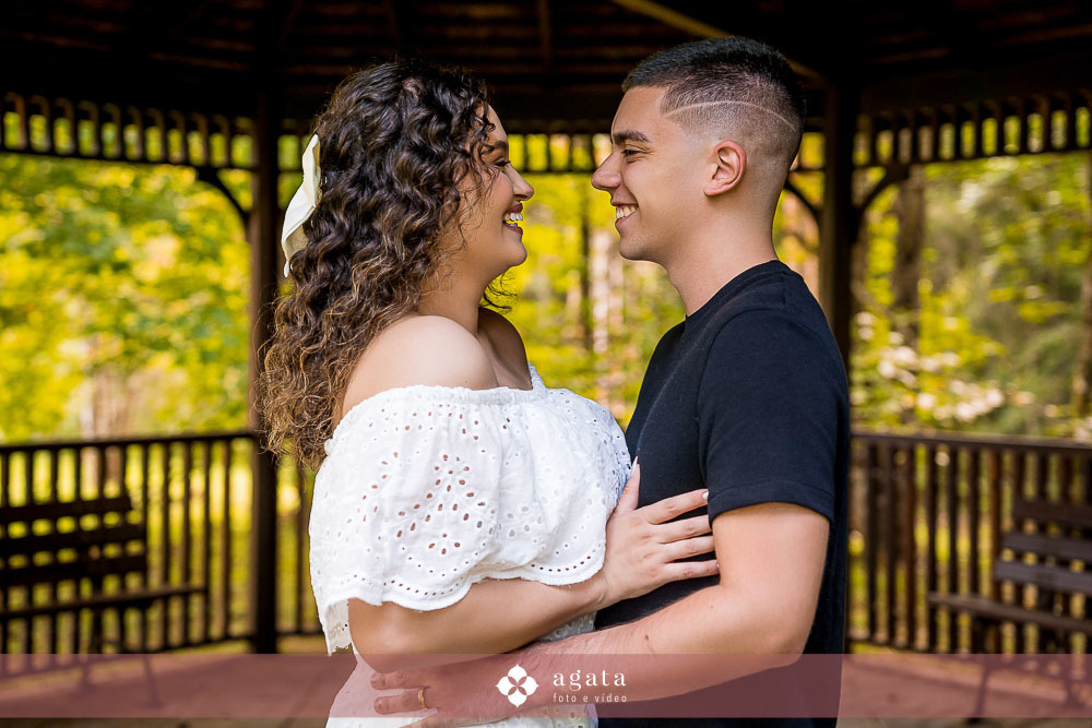 pew wedding-ensaio pre wedding-fotografo curitiba-fotografo de casamento-fotografo criativo-castelo da serra-ensaio externo-fotos no castelo-pre wedding no castelo-fotografo criativo-fotografo 2025-casamento 2025-casal apaixonado-casal espontaneo-ensaio