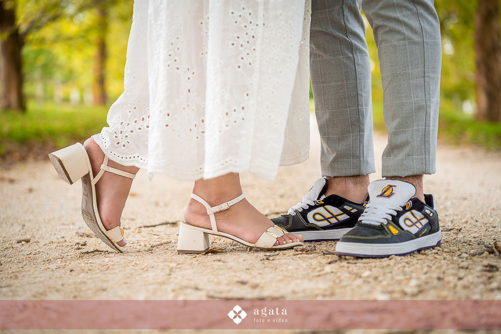 pew wedding-ensaio pre wedding-fotografo curitiba-fotografo de casamento-fotografo criativo-castelo da serra-ensaio externo-fotos no castelo-pre wedding no castelo-fotografo criativo-fotografo 2025-casamento 2025-casal apaixonado-casal espontaneo-ensaio