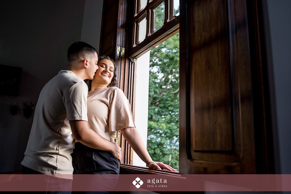 pew wedding-ensaio pre wedding-fotografo curitiba-fotografo de casamento-fotografo criativo-castelo da serra-ensaio externo-fotos no castelo-pre wedding no castelo-fotografo criativo-fotografo 2025-casamento 2025-casal apaixonado-casal espontaneo-ensaio