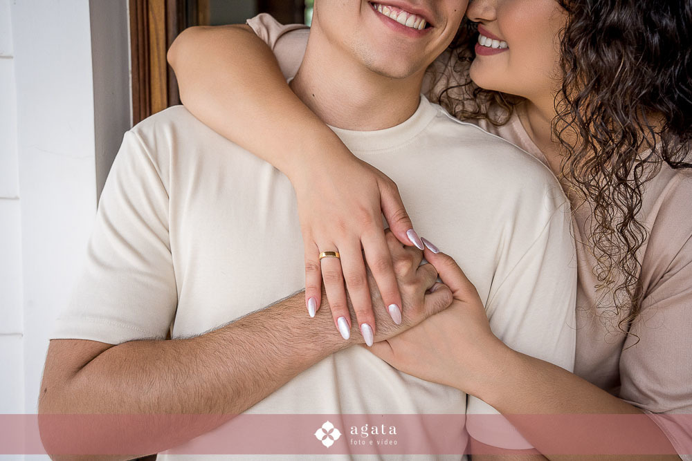 pew wedding-ensaio pre wedding-fotografo curitiba-fotografo de casamento-fotografo criativo-castelo da serra-ensaio externo-fotos no castelo-pre wedding no castelo-fotografo criativo-fotografo 2025-casamento 2025-casal apaixonado-casal espontaneo-ensaio