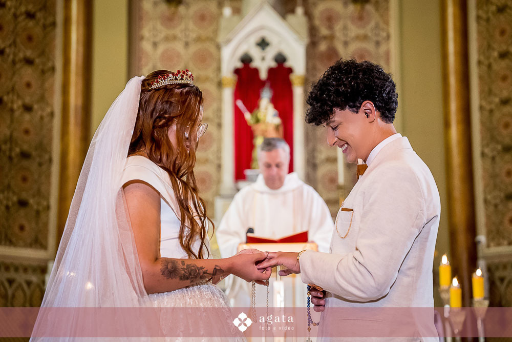 casamento catolico-casamento na igreja-casal catolico-fotografo curitiba-fotografo de casamento-casamento 2025-wedding-making of-fotografo criativo-casamento catolico-matrimonio-noiva 2025-casal cristao-casal católico-making of da noiva-fotografo-wed