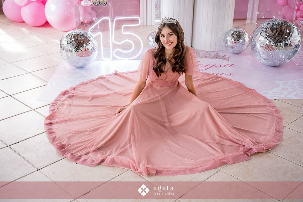 festa de 15 anos-debutante 2025-fotografo curitiba-fotografo de eventos-fotografo criativo-fotografo-debutante de rosa-festa moderna-decoracao de 15 anos-fotografo moderno-fotografo de familias-fotografo autentico-melhor fotografo-festa de aniversario-XV