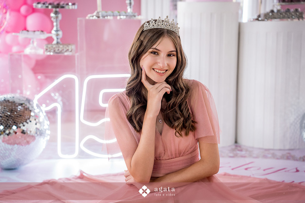 festa de 15 anos-debutante 2025-fotografo curitiba-fotografo de eventos-fotografo criativo-fotografo-debutante de rosa-festa moderna-decoracao de 15 anos-fotografo moderno-fotografo de familias-fotografo autentico-melhor fotografo-festa de aniversario-XV