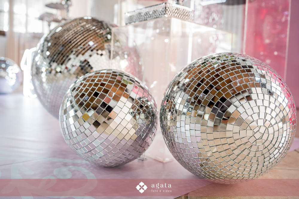 festa de 15 anos-debutante 2025-fotografo curitiba-fotografo de eventos-fotografo criativo-fotografo-debutante de rosa-festa moderna-decoracao de 15 anos-fotografo moderno-fotografo de familias-fotografo autentico-melhor fotografo-festa de aniversario-XV