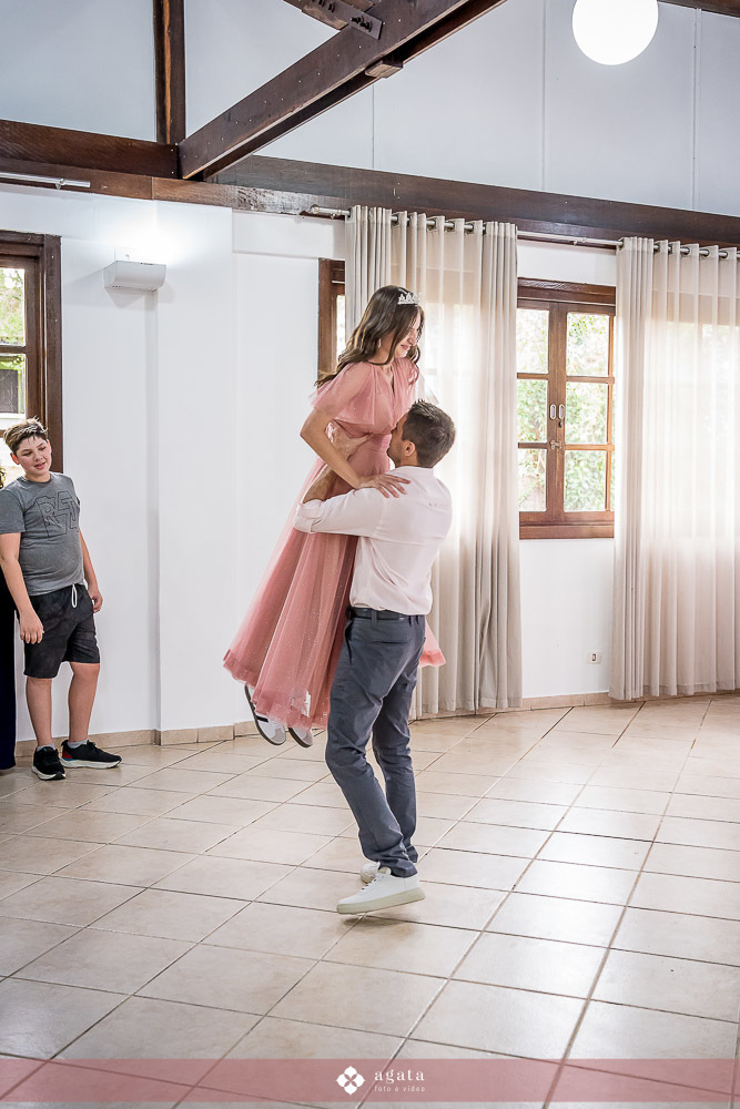 festa de 15 anos-debutante 2025-fotografo curitiba-fotografo de eventos-fotografo criativo-fotografo-debutante de rosa-festa moderna-decoracao de 15 anos-fotografo moderno-fotografo de familias-fotografo autentico-melhor fotografo-festa de aniversario-XV