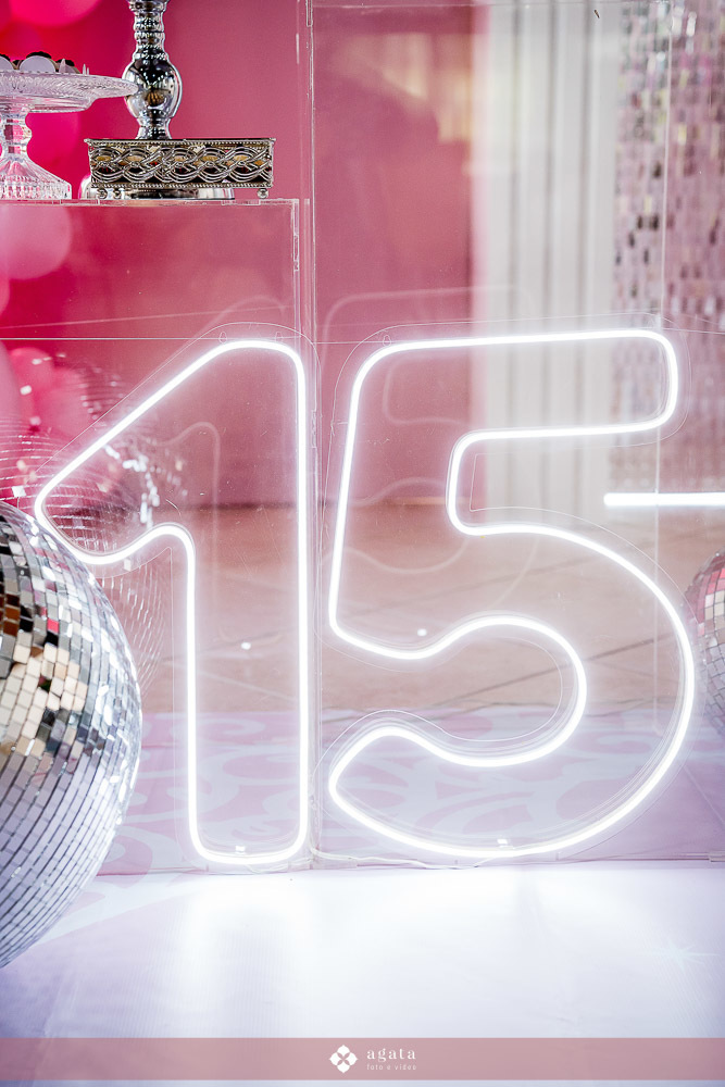 festa de 15 anos-debutante 2025-fotografo curitiba-fotografo de eventos-fotografo criativo-fotografo-debutante de rosa-festa moderna-decoracao de 15 anos-fotografo moderno-fotografo de familias-fotografo autentico-melhor fotografo-festa de aniversario-XV