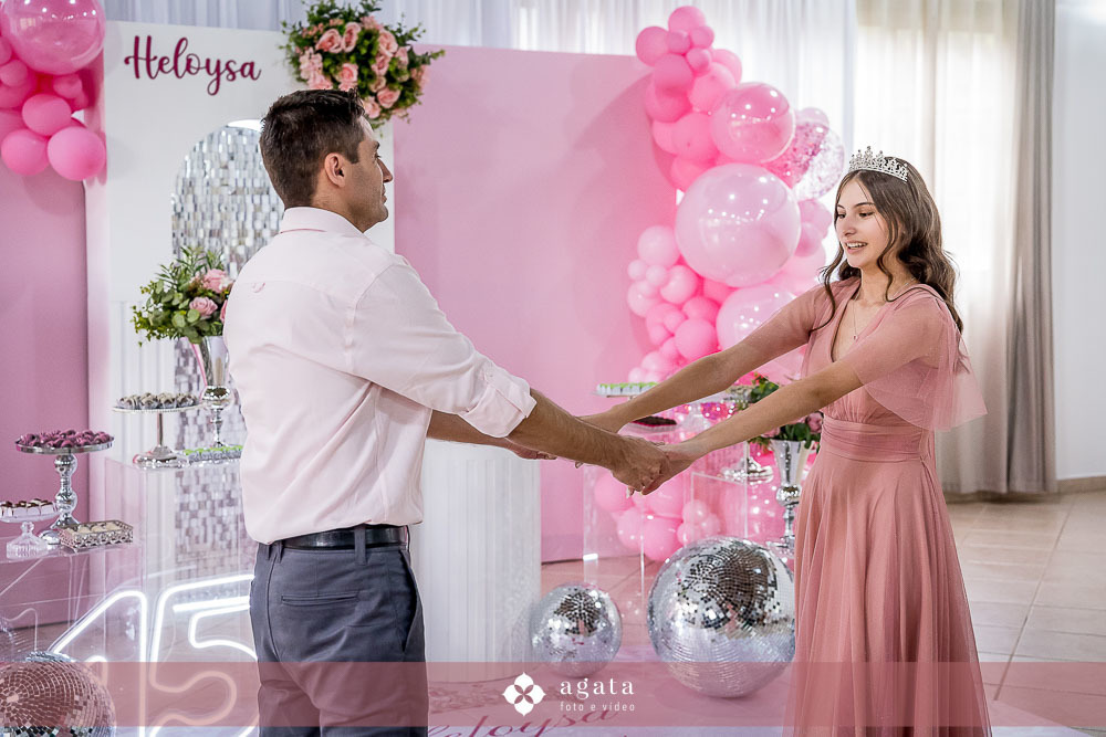 festa de 15 anos-debutante 2025-fotografo curitiba-fotografo de eventos-fotografo criativo-fotografo-debutante de rosa-festa moderna-decoracao de 15 anos-fotografo moderno-fotografo de familias-fotografo autentico-melhor fotografo-festa de aniversario-XV