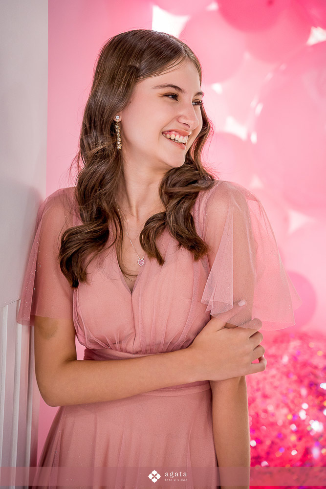 festa de 15 anos-debutante 2025-fotografo curitiba-fotografo de eventos-fotografo criativo-fotografo-debutante de rosa-festa moderna-decoracao de 15 anos-fotografo moderno-fotografo de familias-fotografo autentico-melhor fotografo-festa de aniversario-XV