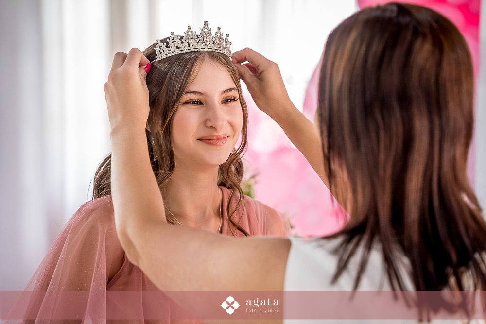 festa de 15 anos-debutante 2025-fotografo curitiba-fotografo de eventos-fotografo criativo-fotografo-debutante de rosa-festa moderna-decoracao de 15 anos-fotografo moderno-fotografo de familias-fotografo autentico-melhor fotografo-festa de aniversario-XV