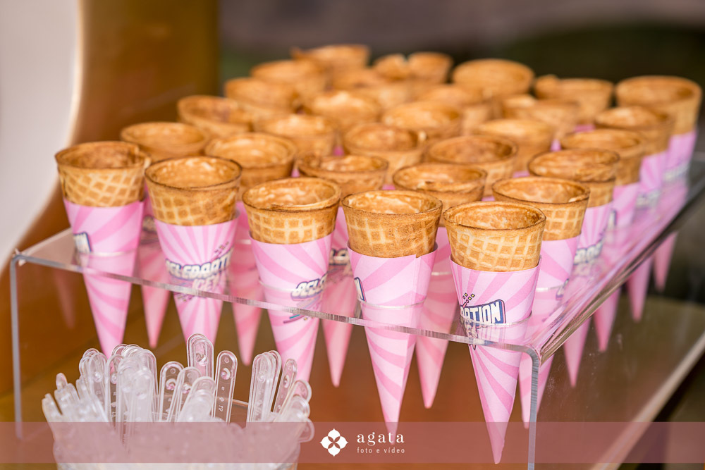 casamento catolico-casamento na igreja-casamento cristao-noivos-fotografo de casamento-fotografo curitiba-casamento 2025-sagrada familia casamento-casamento catolico curitiba-casamento na capela-casamento do ano-vestido de noiva-noiva classica-wedding