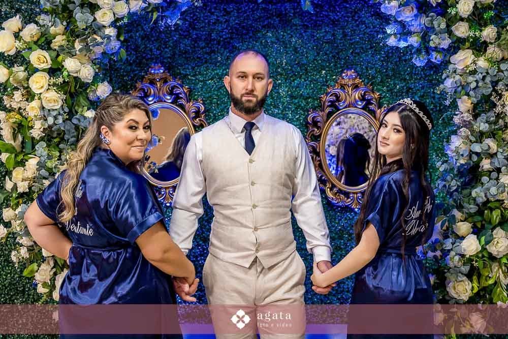 aniversario de 15 anos-festa de 15 anos-debutante curitiba-fotografo de 15 anos-fotografo curitiba-debutante de azul-aniversario de XV ANOS-castelo betel-15 anos no castelo-debutante na escada-fotografo moderno-fotografo de 15-XV anos