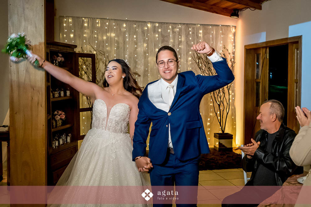 casamento catolico-casamento na igreja-casamento-fotografo curitiba-fotografo de casamento-casamento na igreja catolica-matrimônio-sacramento-fotografo editorial-fotografo documental-fotografo criativo-fotografo moderno-casamento 2026-wedding day-wed