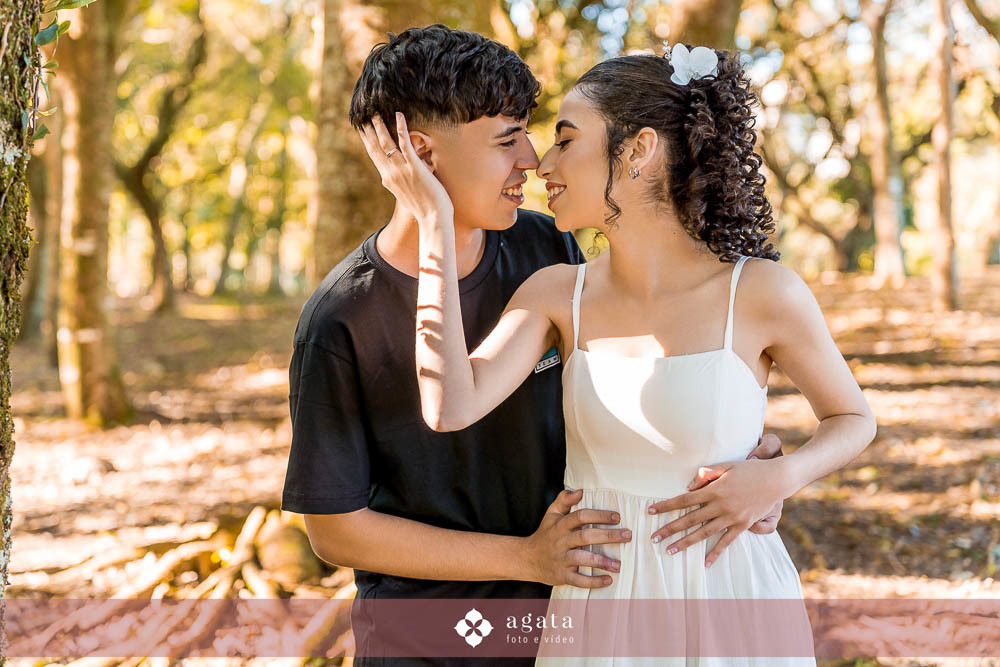 pre wedding-ensaio externo-fotografo de casamento-fotografo curitiba-casamento 2025-casamento do ano-wedding-casal do ano-casal jovem-ensaio no jardim botanico-ensaio de casal-ensiao pre casaemento-ensaio ao ar livre-jardim botanico-fotografo criativo-cwb