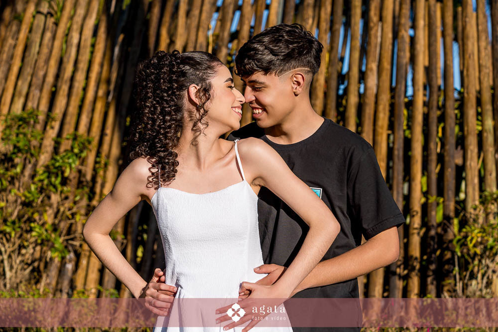pre wedding-ensaio externo-fotografo de casamento-fotografo curitiba-casamento 2025-casamento do ano-wedding-casal do ano-casal jovem-ensaio no jardim botanico-ensaio de casal-ensiao pre casaemento-ensaio ao ar livre-jardim botanico-fotografo criativo-cwb