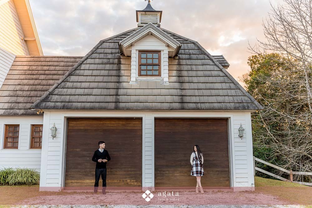 ensaio pre wedding-ensaio fotografico tematico-ensaio tematico-fotografo de casmento-ensaio externo-ensaio pre wedding anos 60-anos 70-anos 80-ensaio temático de casal-ensaio de casal-casamento 20250casamento 2026-fotografo de casamento curitiba-wedding