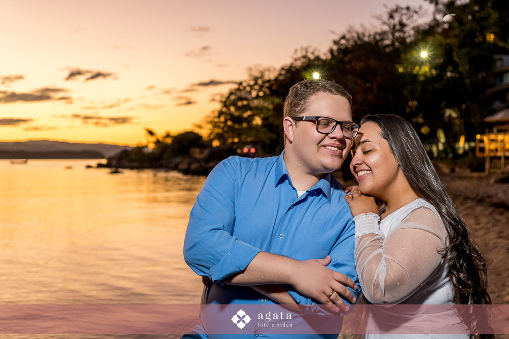 ensaio pre wedding-ensaio pre casamento-ensaio fotografico praia-floripa-fotografo curitiba-fotografo de casamento-casal ccb-casal cristão-casal congragação crista-casamento ccb-casamento -noivos-fotografo criativo-fotografo moderno-fotografo de familias