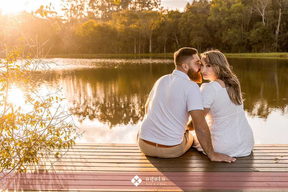 ensaio pre wedding-ensaioexterno-ensaio casal com cavalo-fotografo curitiba-fotografo de casamento-fotografo-fotografo criativo-ensaio de casal na natureza-casal de noivos-noivado-ensaio pre casamento-ensaio ao ar livre-casamento 2026-casamento 2027