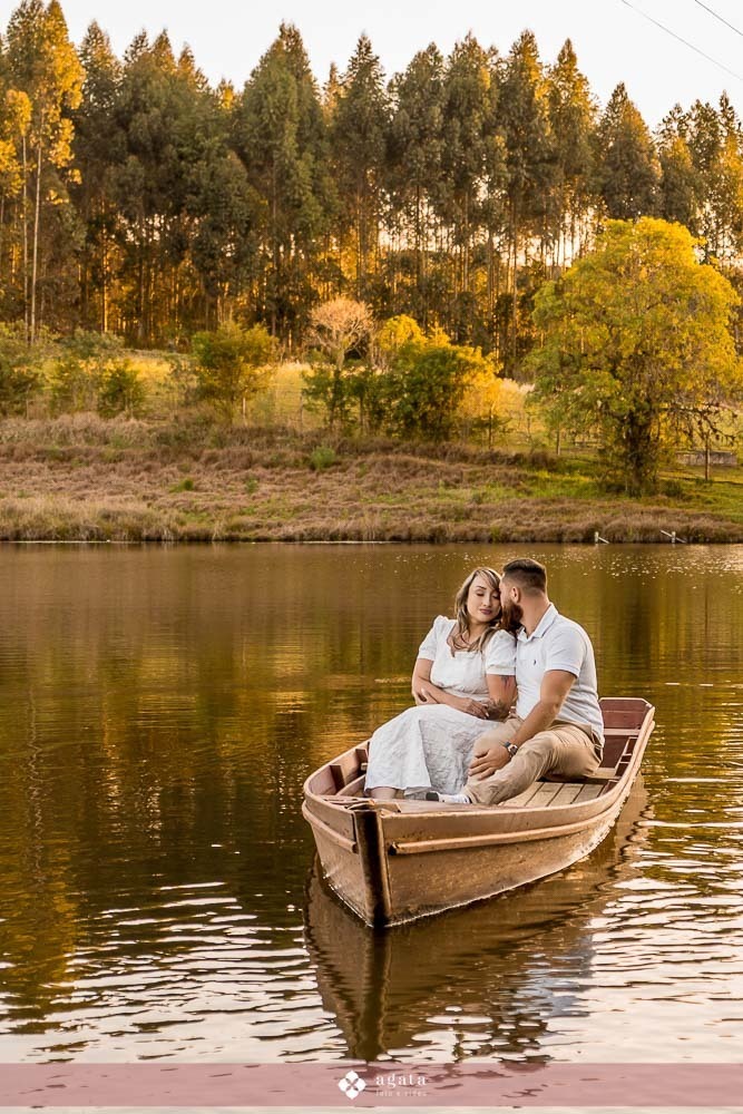 ensaio pre wedding-ensaioexterno-ensaio casal com cavalo-fotografo curitiba-fotografo de casamento-fotografo-fotografo criativo-ensaio de casal na natureza-casal de noivos-noivado-ensaio pre casamento-ensaio ao ar livre-casamento 2026-casamento 2027