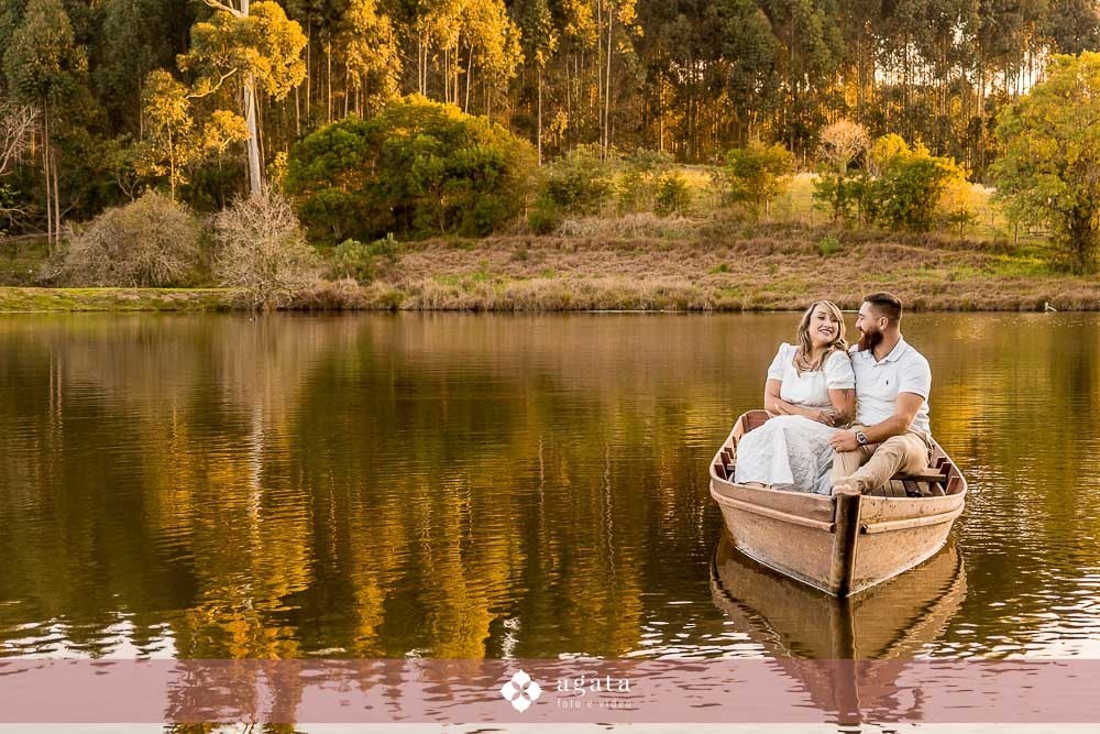 ensaio pre wedding-ensaioexterno-ensaio casal com cavalo-fotografo curitiba-fotografo de casamento-fotografo-fotografo criativo-ensaio de casal na natureza-casal de noivos-noivado-ensaio pre casamento-ensaio ao ar livre-casamento 2026-casamento 2027