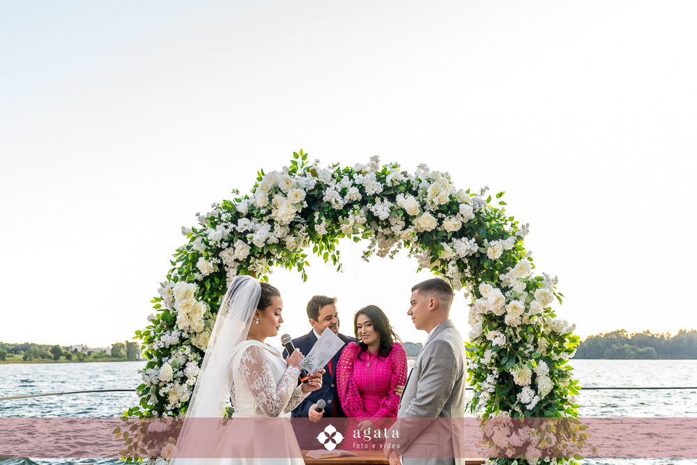 casamento ao ar livre-casamento 2025-fotografo curitiba-fotografo de casamento-wedding-casamento com por do sol-wedding curitiba-fotografia de casamento-vestido de noiva-noivado-casamento cristao-casamento no lago-casamento 2027-laggus-photo