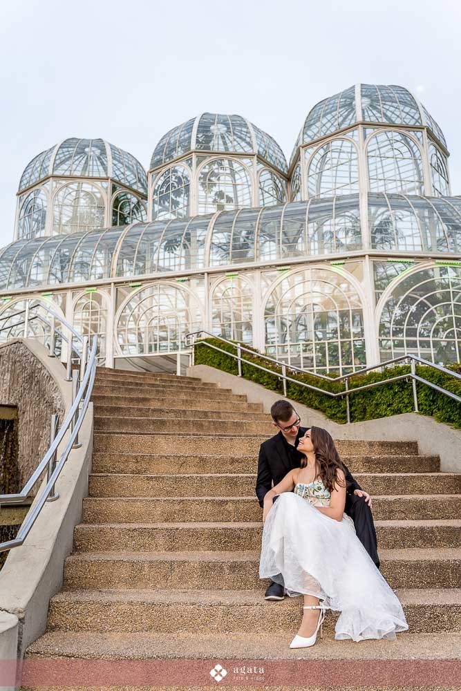 ensaio de casal-ensaio externo-ensaio fotografico de casal-fotografo curitiba-fotografo de casamento-save the date-ensaio romantico-ensaio pre wedding-ensaio pre casamento-ensaio moderno-ensaio de casal moderno-ensaio de fotos no parque-jardim botanico