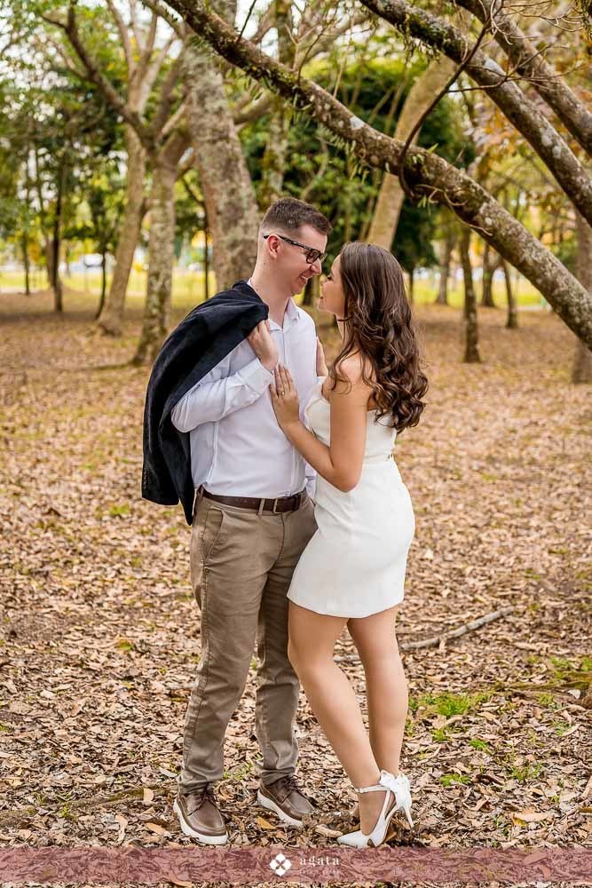 ensaio de casal-ensaio externo-ensaio fotografico de casal-fotografo curitiba-fotografo de casamento-save the date-ensaio romantico-ensaio pre wedding-ensaio pre casamento-ensaio moderno-ensaio de casal moderno-ensaio de fotos no parque-jardim botanico
