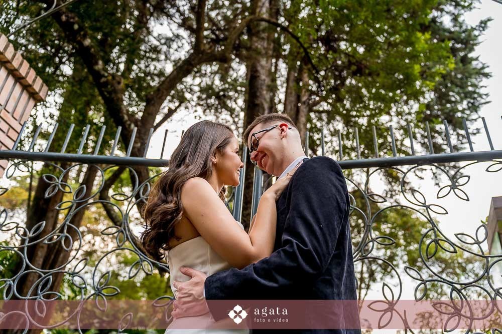 ensaio de casal-ensaio externo-ensaio fotografico de casal-fotografo curitiba-fotografo de casamento-save the date-ensaio romantico-ensaio pre wedding-ensaio pre casamento-ensaio moderno-ensaio de casal moderno-ensaio de fotos no parque-jardim botanico