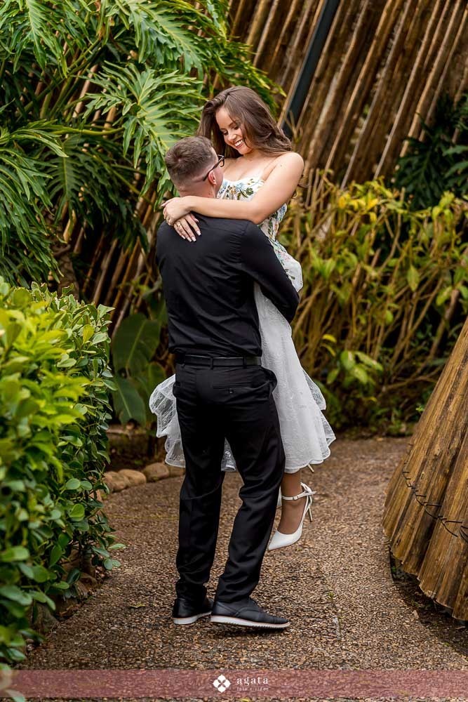 ensaio de casal-ensaio externo-ensaio fotografico de casal-fotografo curitiba-fotografo de casamento-save the date-ensaio romantico-ensaio pre wedding-ensaio pre casamento-ensaio moderno-ensaio de casal moderno-ensaio de fotos no parque-jardim botanico